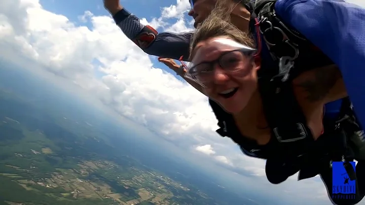Kayla Billings - Skydive Pepperell - www.skyjump.com