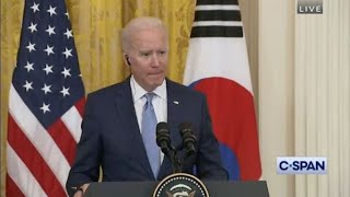 President Biden Signs Bill Awarding  Medals to January 6 Police Officers