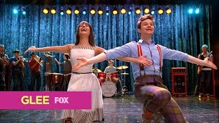 Video thumbnail of "Glee ding dong! the witch is dead full performance (Hd)"