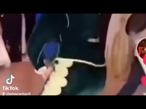 عرض أزياء للكراكو التراثي الجزائري بعنوان كوز واتلوز 