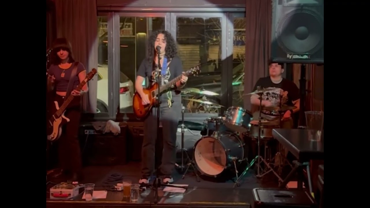 Violet (Hole cover) by The Sleepaways LIVE at Sanger Hall 12/28/25 [CLIP]