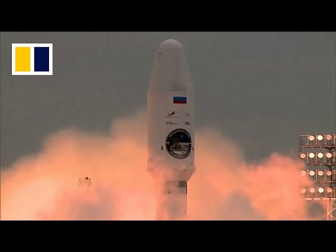 Russian lunar lander smashes into the moon