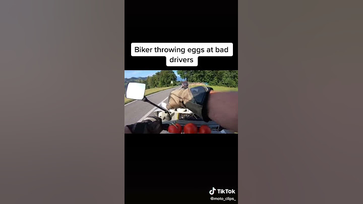 Biker Throws Eggs at Bad Drivers
