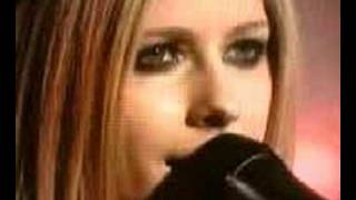 Avril Lavigne - "nobody's home"