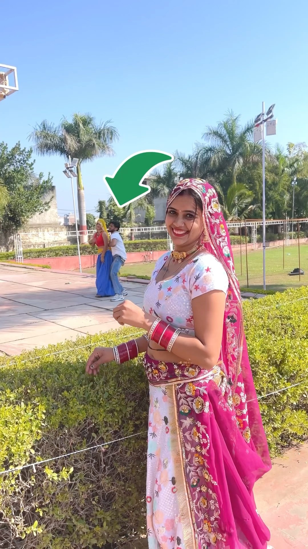 गाने की शूटिंग चल रही है #shorts #meenu #trending