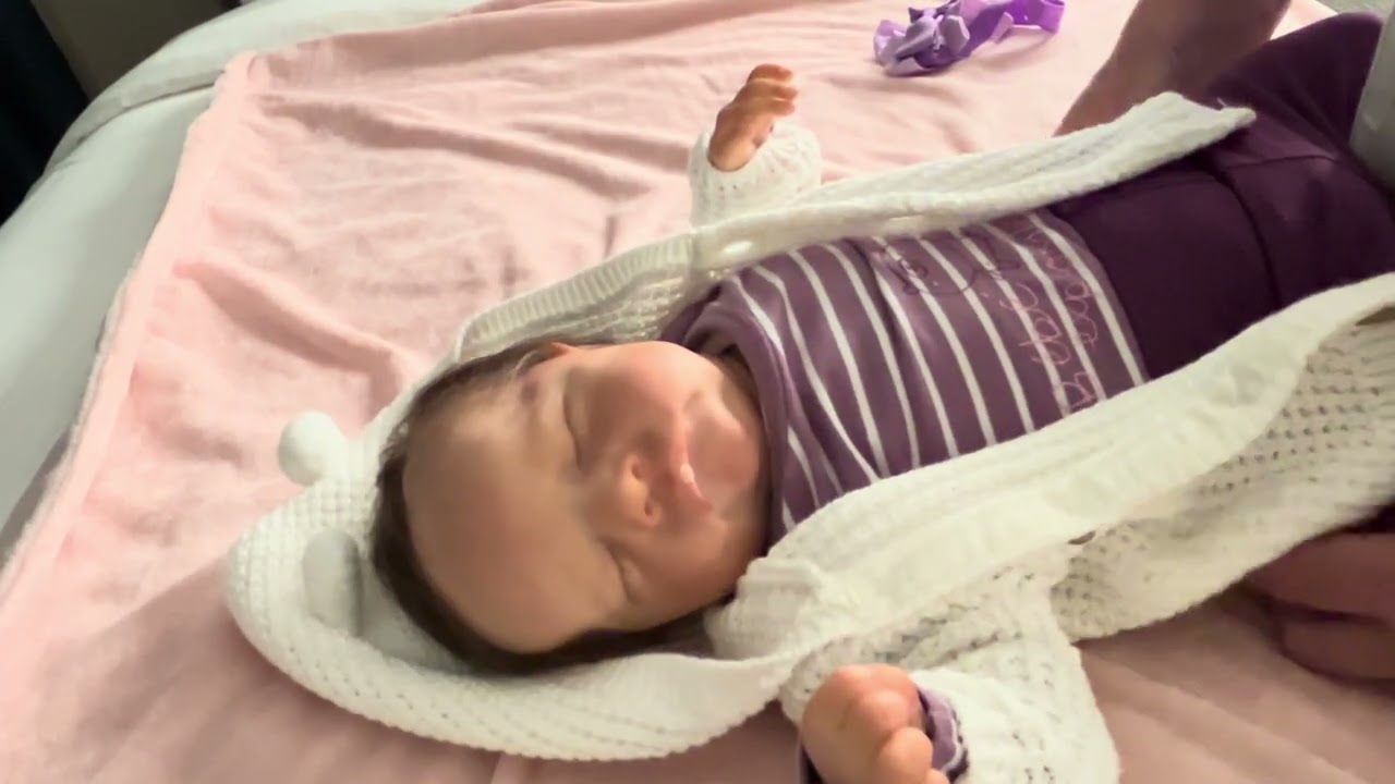 Матильда, две бирки, и мы объявляем победителя нашего розыгрыша @RebornHuggles @KittysDollsandCol...