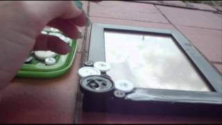 How to make a button picture frame