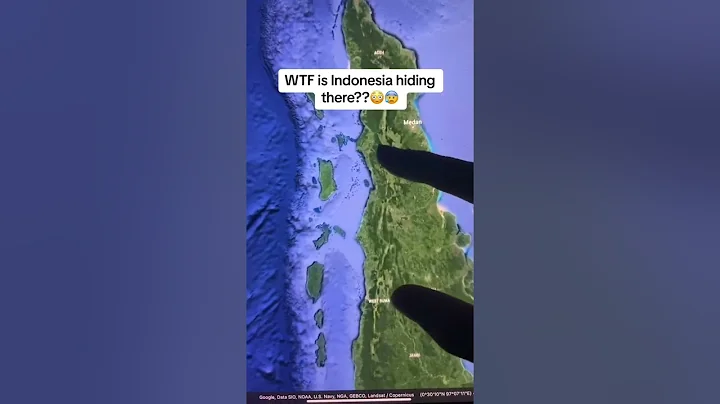 I found giant footprint on google earth 😱