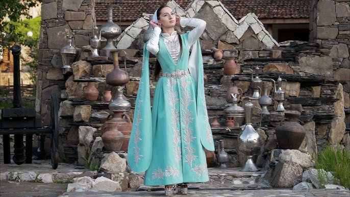 Орыс аққұбалары аузына спермы