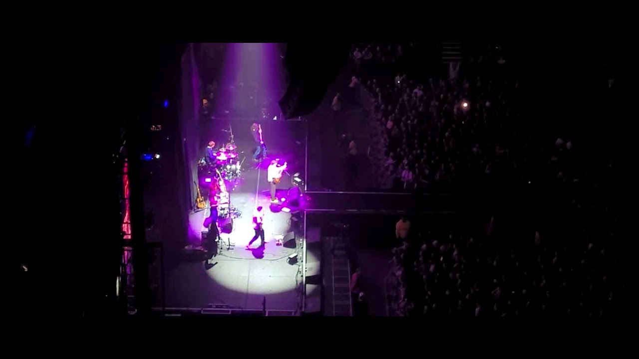 Finn Forster grey skies London O2 Arena 18.12.25 