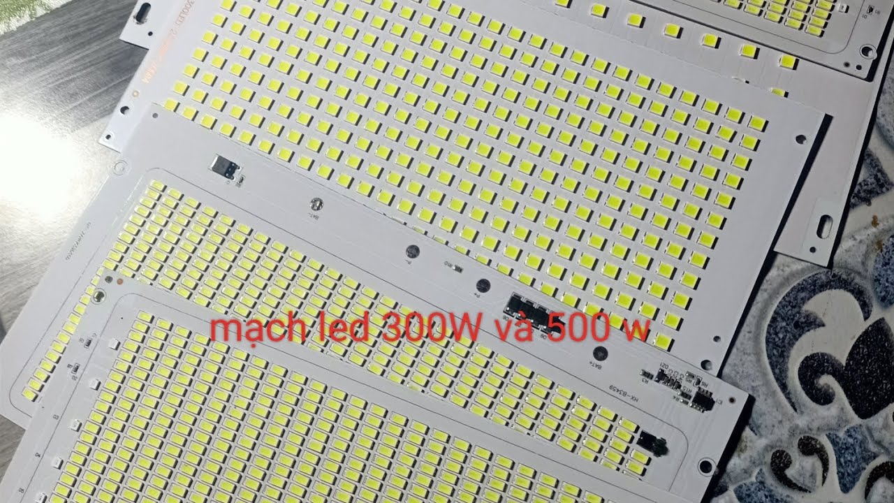 Bo mạch 500 w và 300W có hai dòng led một sử dụng chip led 5730 2 là sử dụng chip led 5054