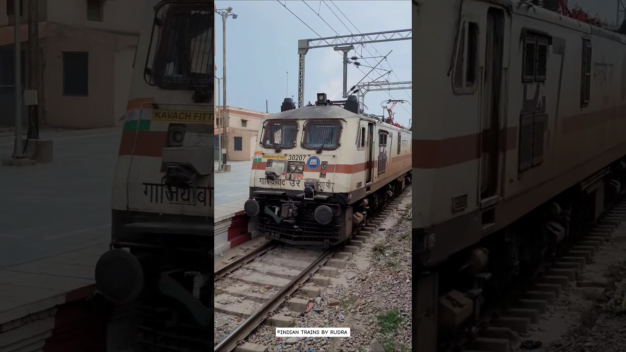 Red eyed Wap7 awaiting for clearance with 14206 Ayodhya Delhi Express 😍🔥 