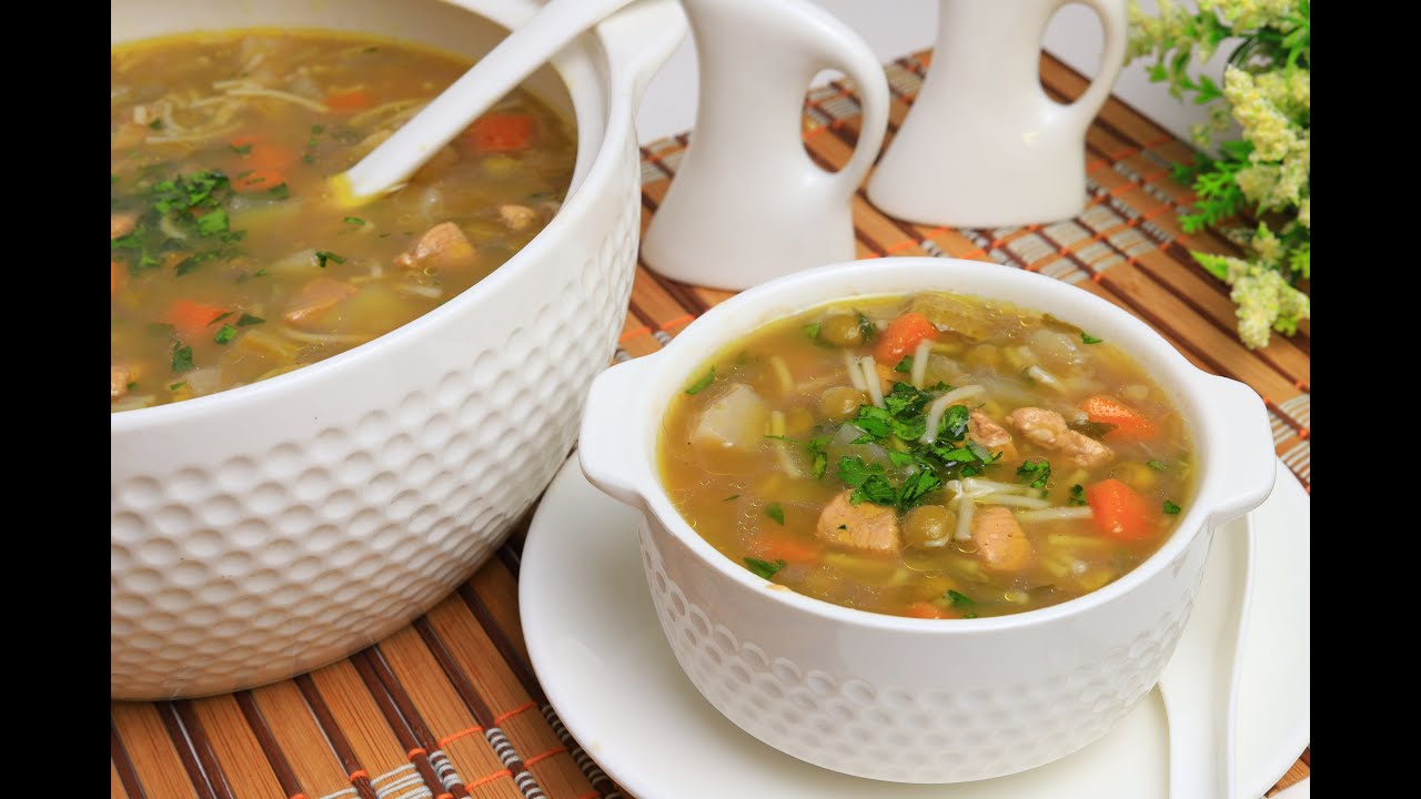 شوربة الخضار بالدجاج والشعيرية من اطيب والذ الشوربات الرمضانية