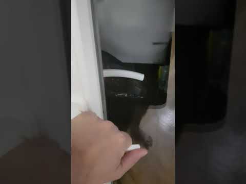 Video: Kako namestiti ključavnico na vrata?