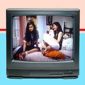 Akting Nike Ardilla dan Desi Ratnasari