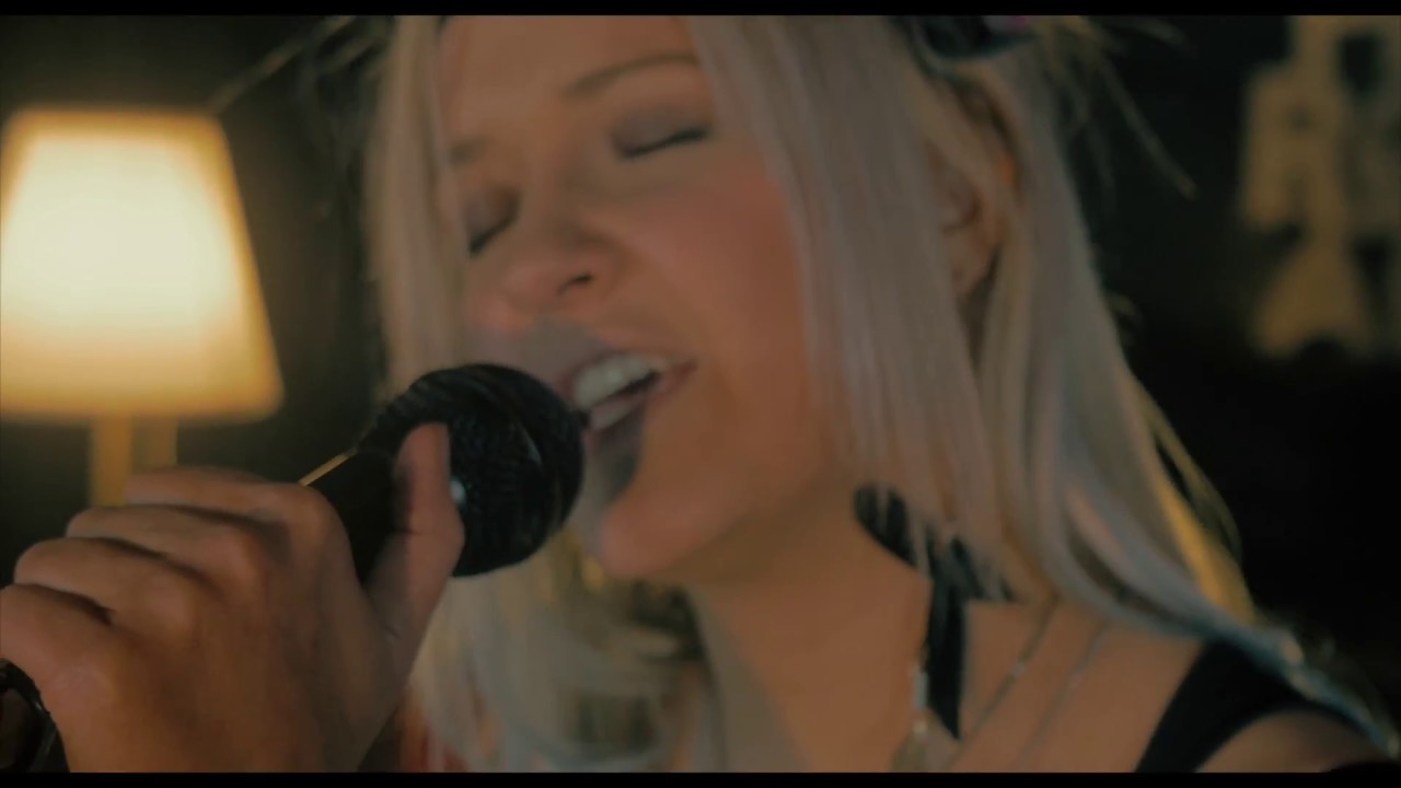 Hurrockaine - Neverland 🍂 (Official Live Video)