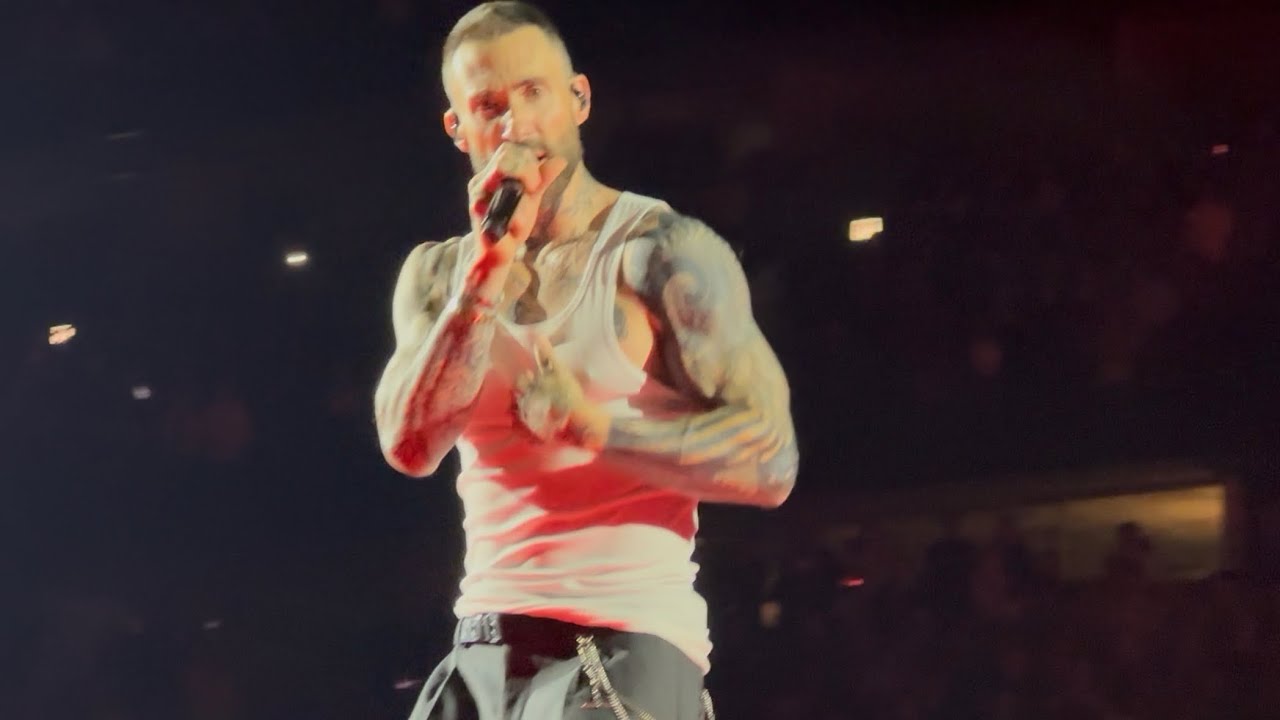 Maroon 5 - Payphone - Live 2025 (Chicago 11/13/25)