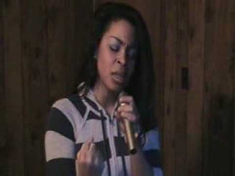 Robyn Janelle sings Whitney Houston's "I Have Noth...