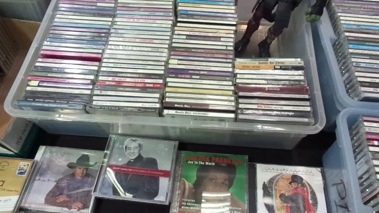 Video Games CDs Clifton High School NJ Flea Market Set Up + Finds
