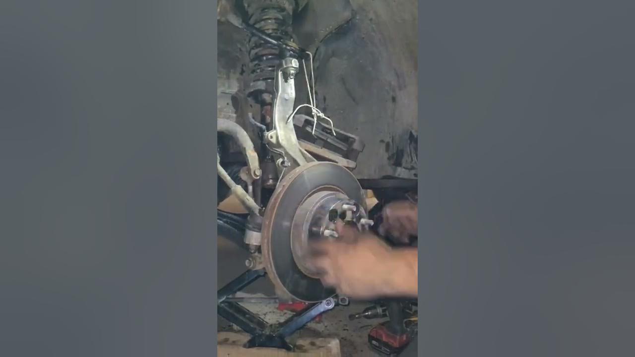 Jeep Commander 5.7 new lower control arm installation YouTube