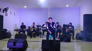 Download Lagu KANGEN BAND - DIUJUNG JALAN (COVER BABANG TAMVAN) MP3