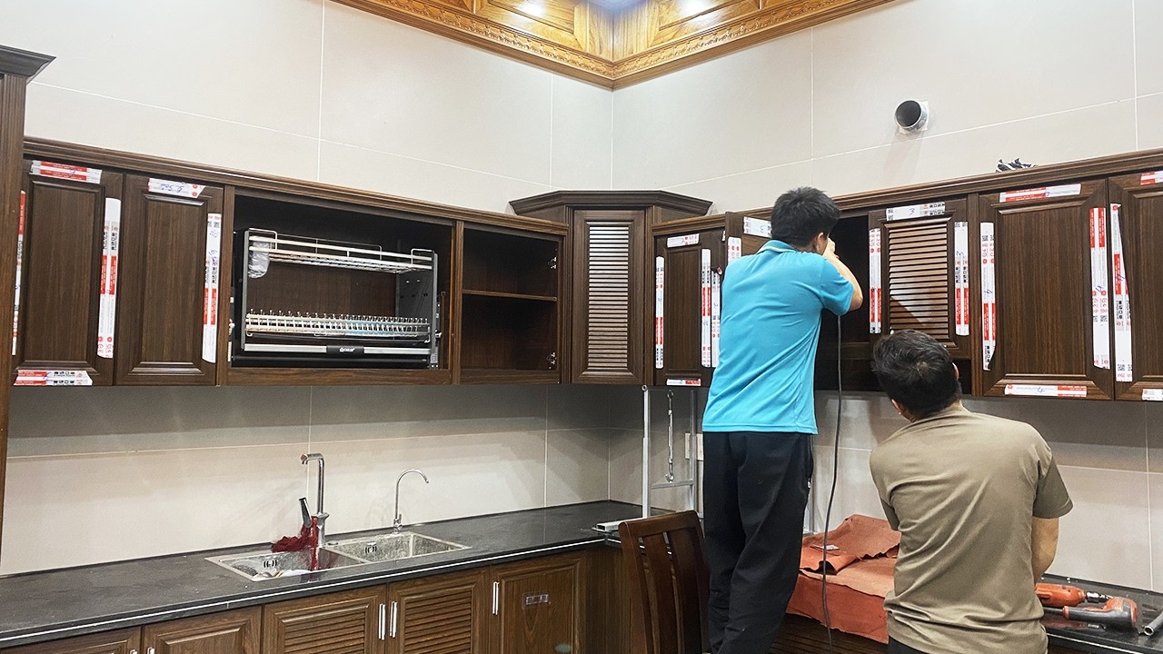 Amazing! The entire process of making beautiful aluminum kitchen cabinets for your kitchen
