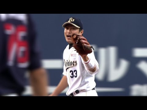 【プロ野球パ】スタメン復帰の縞田、打球に飛びつく好プレーで魅せる 2015/06/11 Bs-S