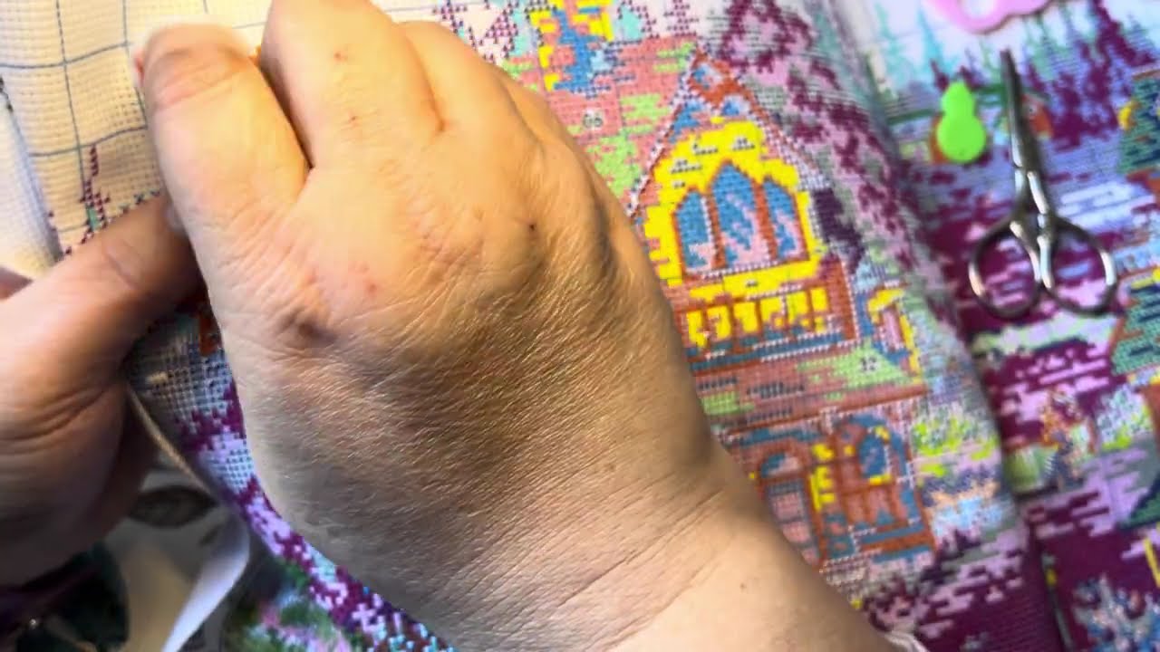 #europeantown Fram 1 week 6 je répond au tag créer par @nadiaetsesloisirs3333 #crossstitch