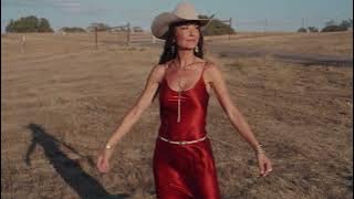 Annie Bosko - Hate The Way You Love Me (Official Visualizer)