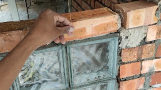 Caranya memasang glas blok yang termudah