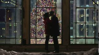 Interracial kiss - How to be single