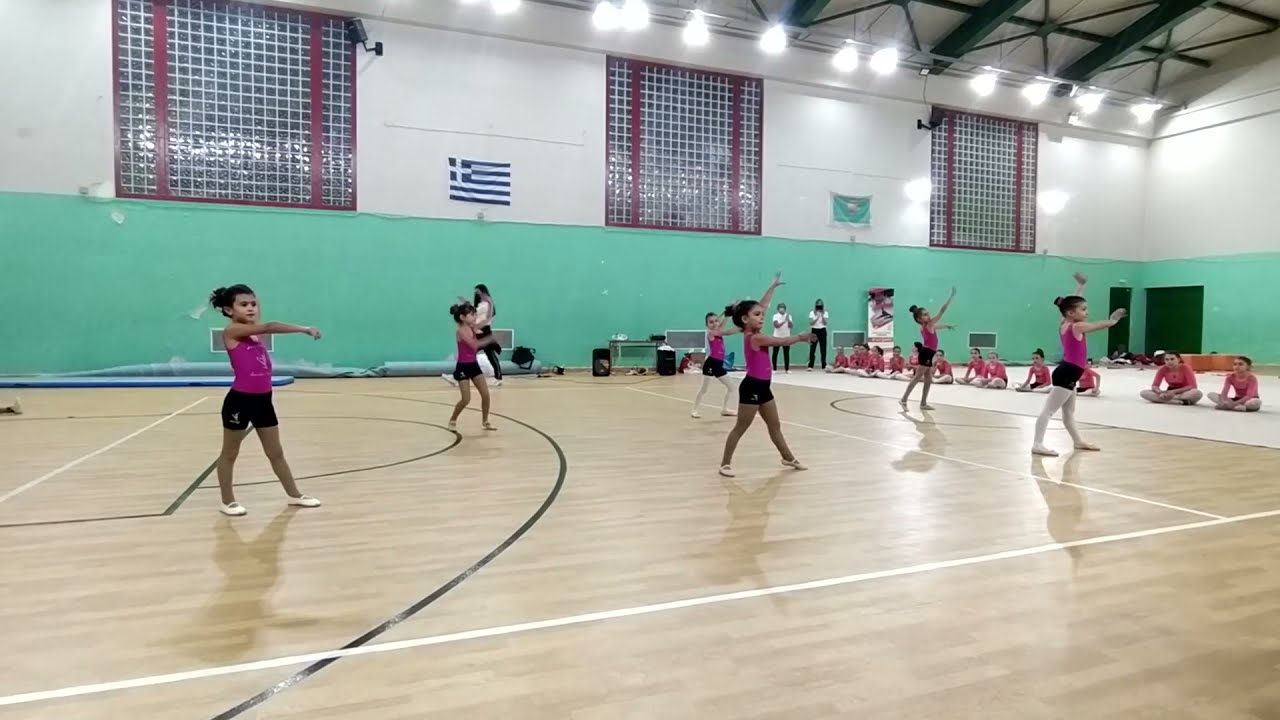 Χριστουγεννιάτικη χορογραφία από τις Παγκορασίδες της Αεροβικής Γυμναστικής