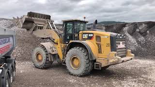 CAT 982M Loader