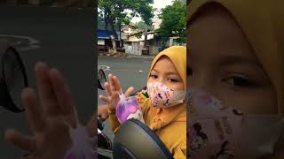 Momen Alif Bella Ke Sekolah