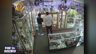 Men stole 100,000 of antique jewelry wanted by police