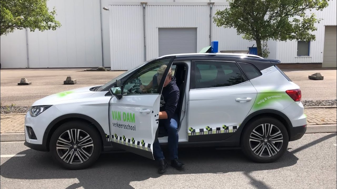 Instappen en uitstappen autorijles YouTube