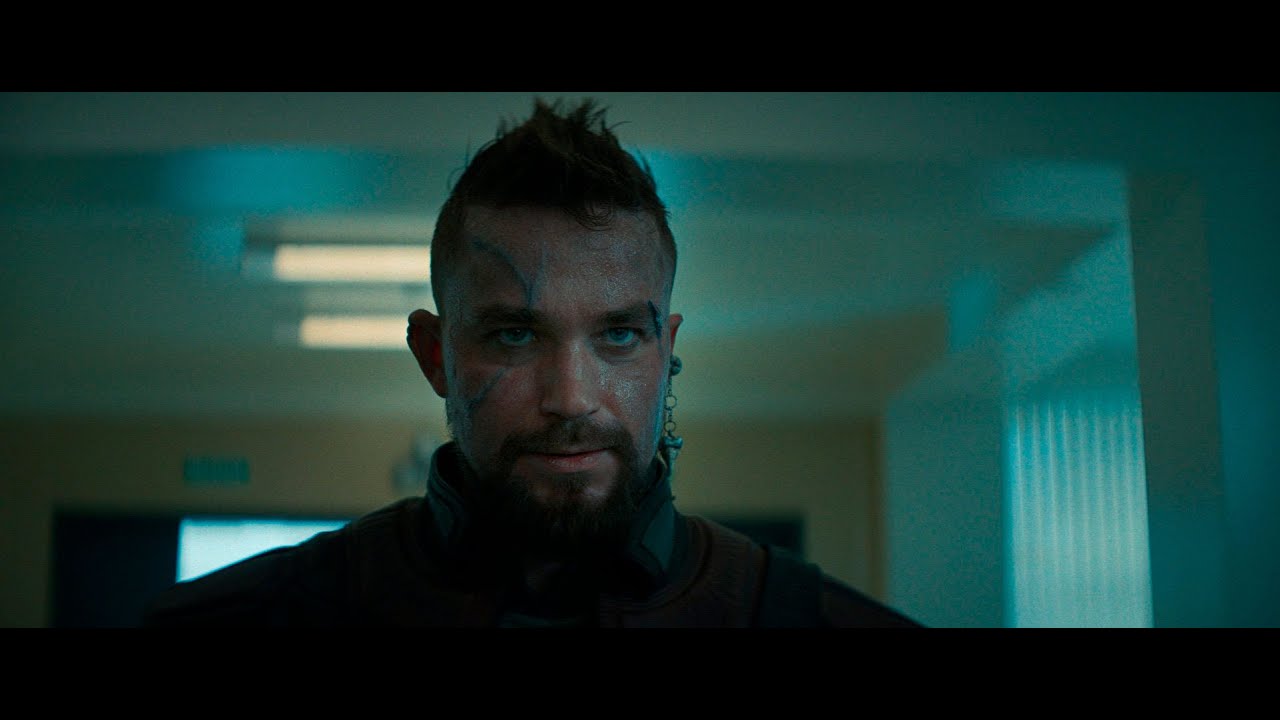 Петров снялся в образе злодея в новом фильме про Алису Селезневу ...