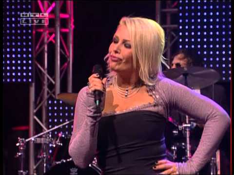 Kim Wilde Perfect Girl Live Domino Day 2006 