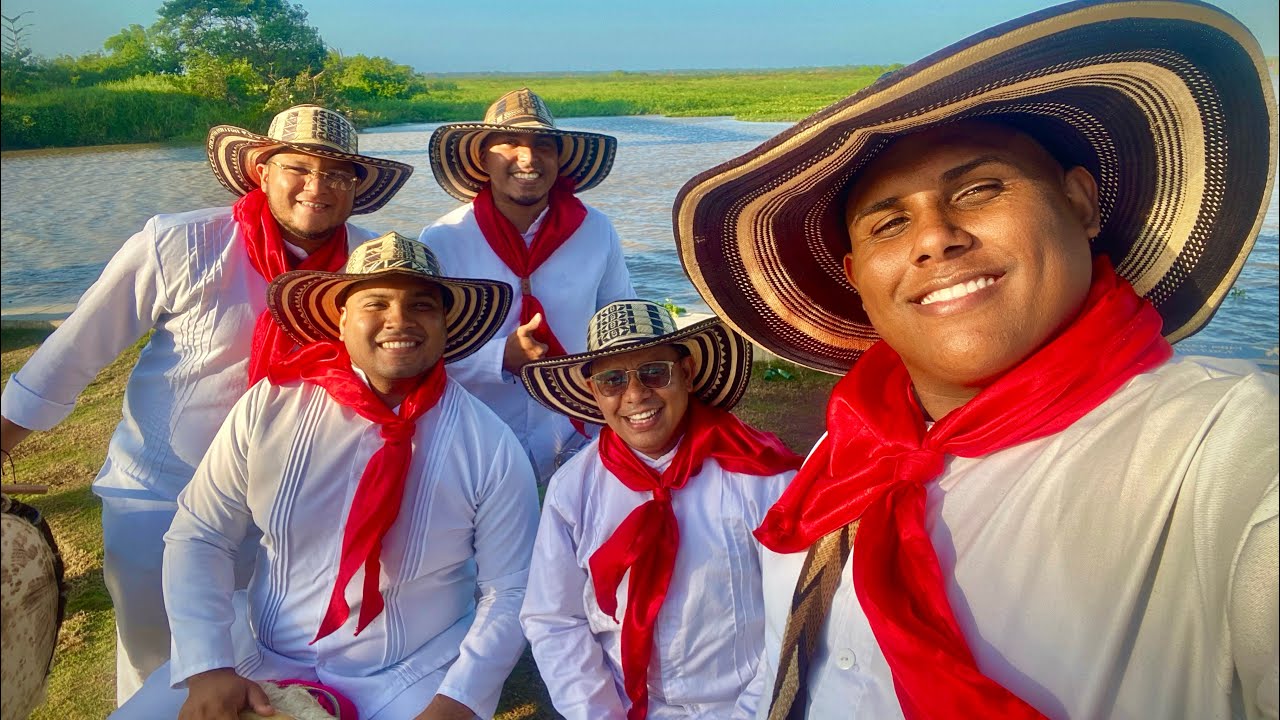 Grupo folclórico padesa en la ventana de Campeones tema el armadillo