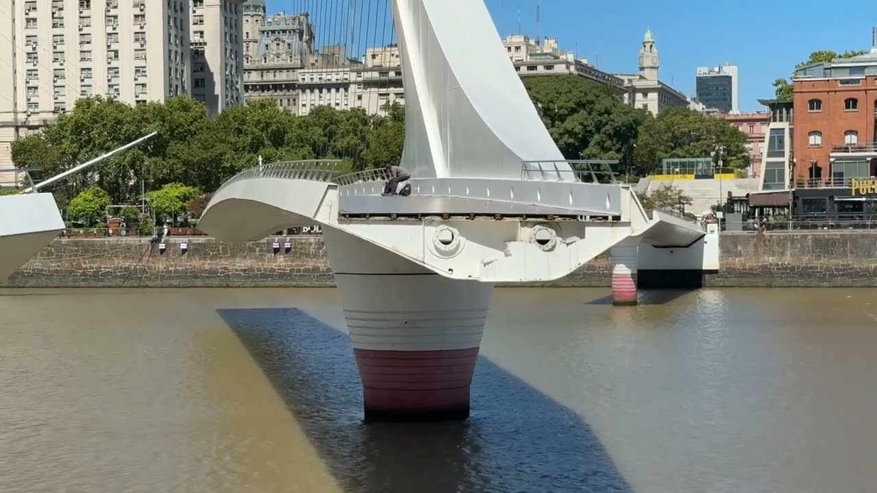 Puente De La Mujer Opening and Closing! WOW!! - Buenos Aires Argentina -  ECTV