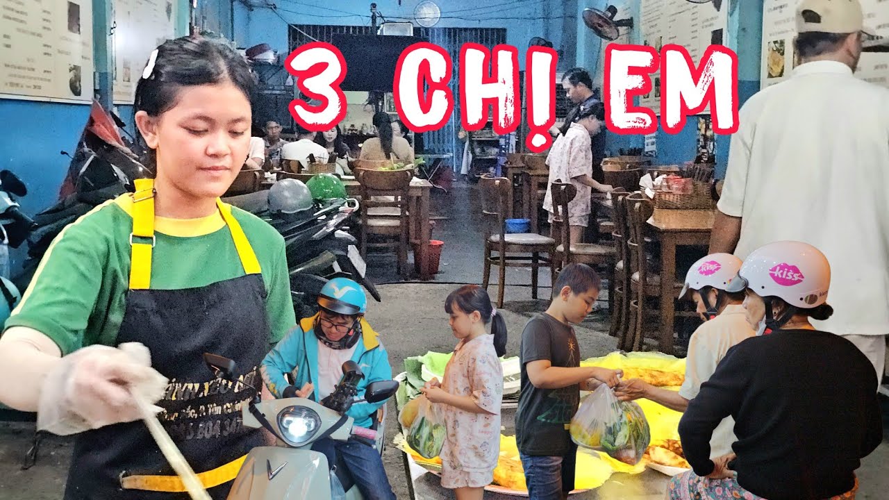 Bất Ngờ 3 Chị Em Hôm Nay Ra Phụ Ông Bà Nội Bán Bánh Xèo Quá Dễ Thương