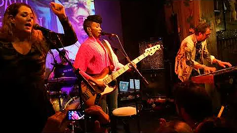 Nik West & Saint Paul Peterson "Head" live in Paris