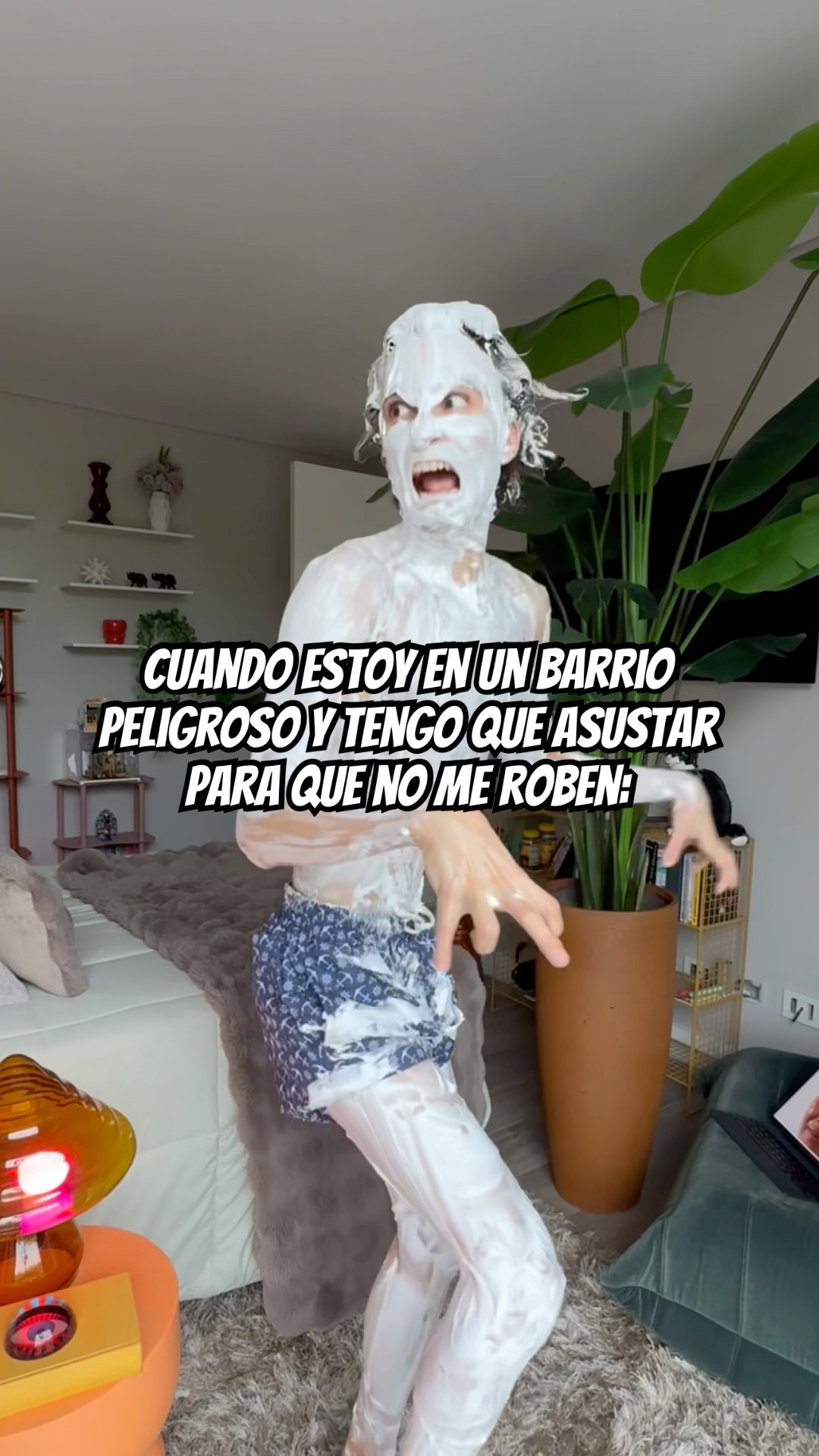 ROBALE A TU VIEJA
