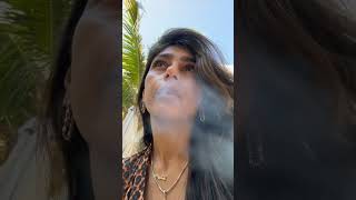 Mia Khalifa smoking very dengerous look ?#shorts#viral#miakhalifatiktokvideostatus #miakhalifa