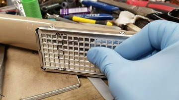 Radon contamination: Source container.