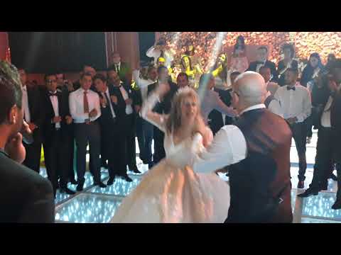 فرح جنات يشعله رامي صبري ويهدي جنات اغنيه كلمه رهييبه 
