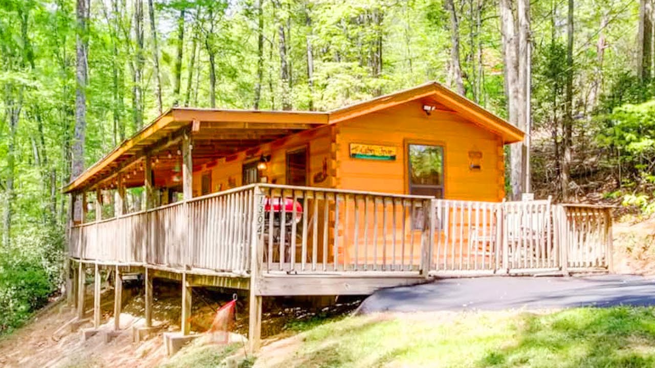 Cute cabin between Pigeon and Gatlinburg Lovely Tiny House YouTube