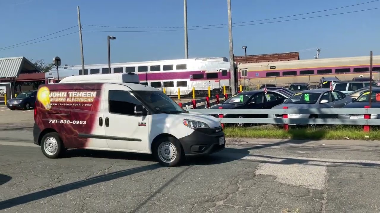MBTA GP40MC 1136 (GMD Bell) - CTC-4 Kawaiski Rebuilt 1720 Inbound for Boston North Station￼