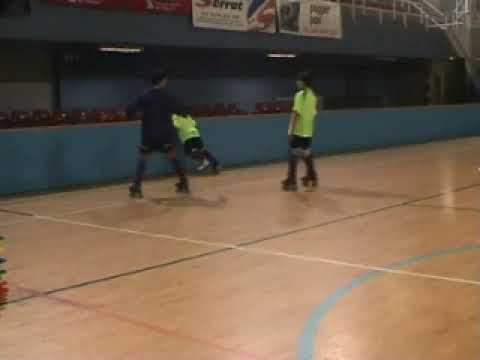Nível 3-0   Patinaje para atrás realizando separar y juntar