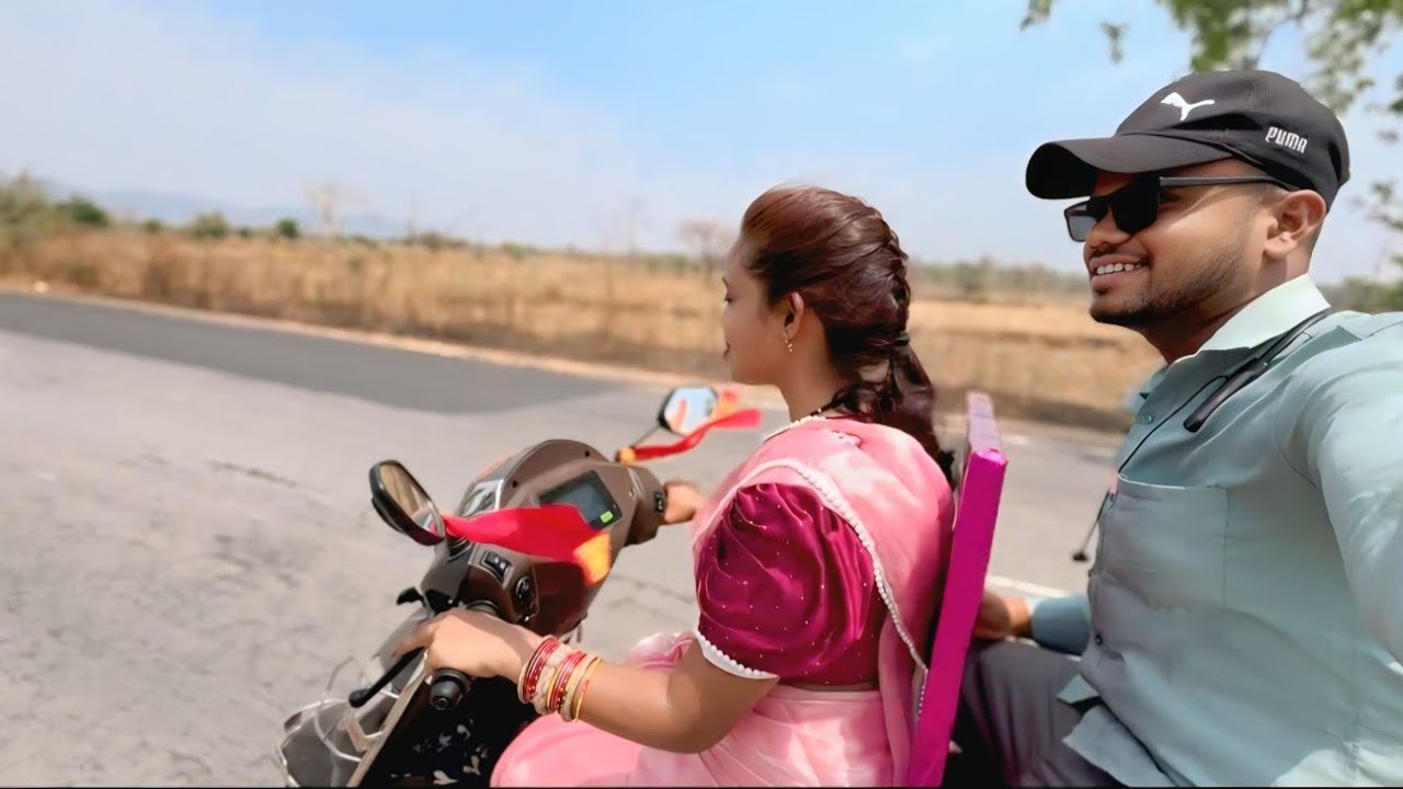 फर्स्ट बार स्कूटी चलाते हुए कहां गये